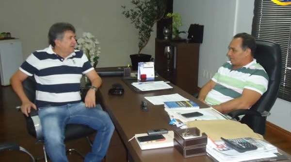 Diretor da Rádio Regional FM e prefeito de N. Marilândia fazem um balanço do atual momento político