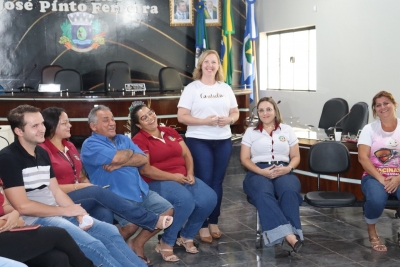 Secretaria Municipal de Saúde realiza Campanha Janeiro Branco com servidores da saúde.